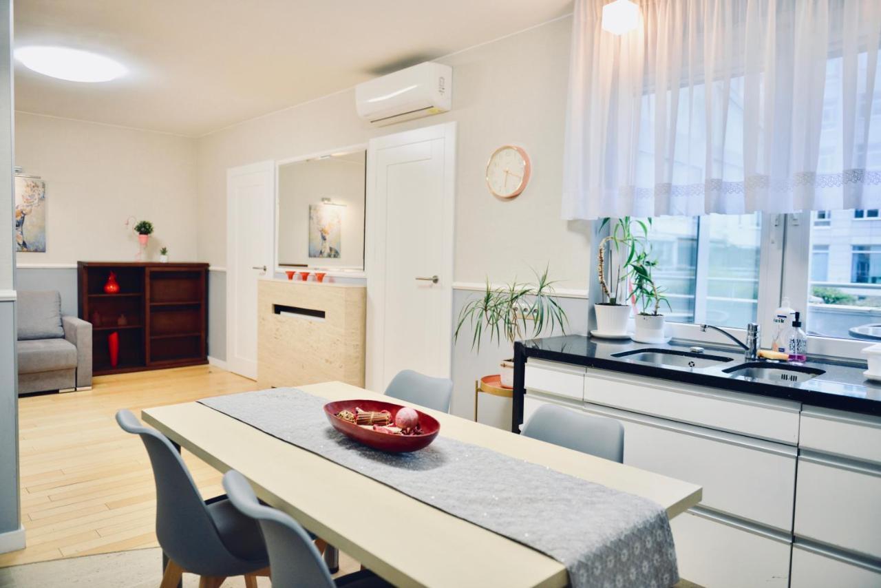 Jessapart- Babka Tower Apartment * Warsaw